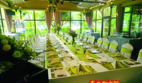 鹤鸣洲温泉度假村：私墅氡泉，年会