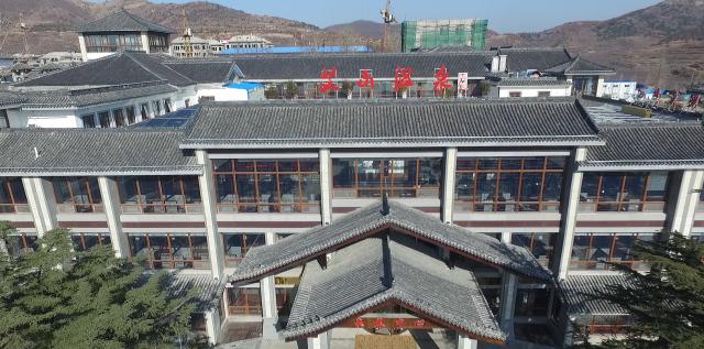 艾山温泉水特点_艾山温泉是室内的还是室外的_艾山温泉