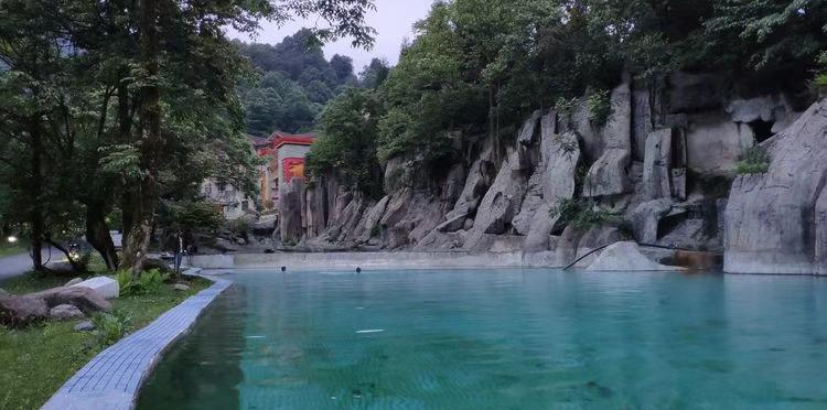 灵秀温泉有室内泡吗_灵秀温泉酒店泡温泉价格_灵秀温泉