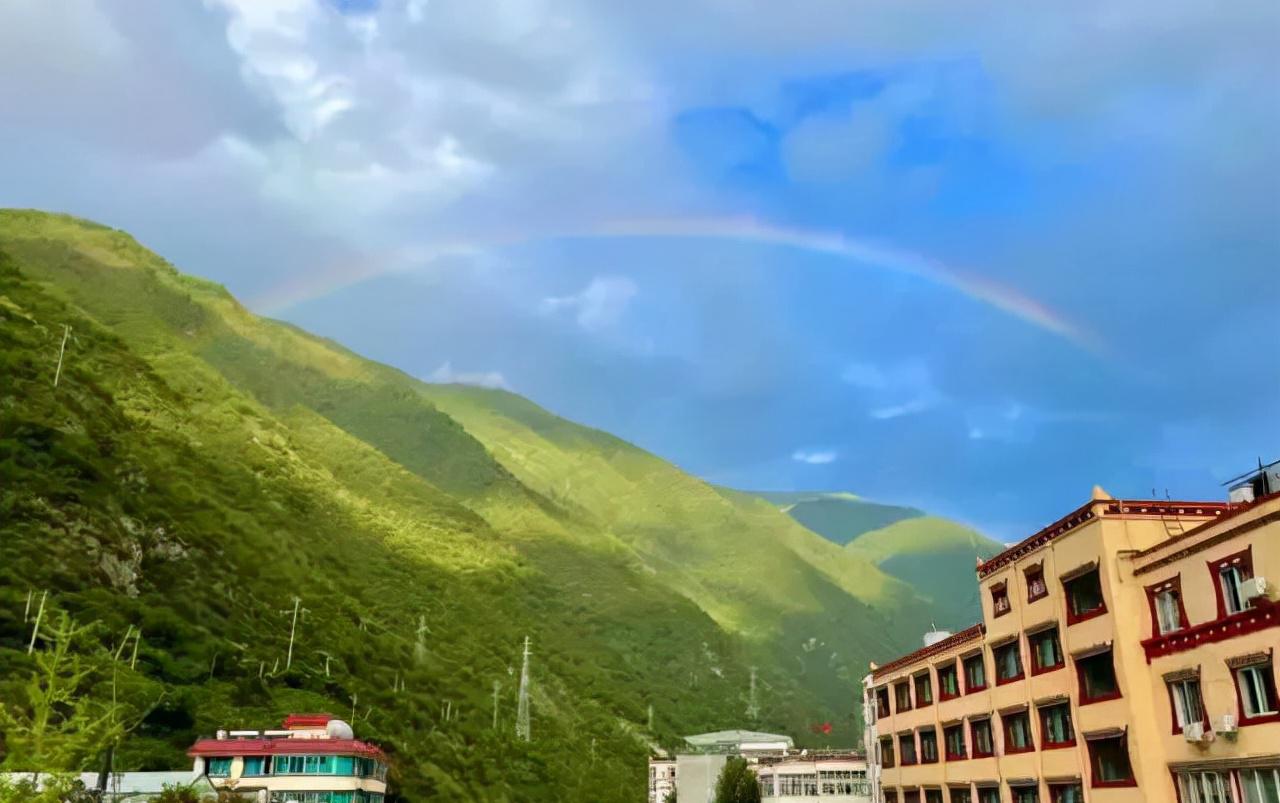 灵秀温泉_灵秀温泉有室内泡吗_灵秀温泉是天然温泉吗