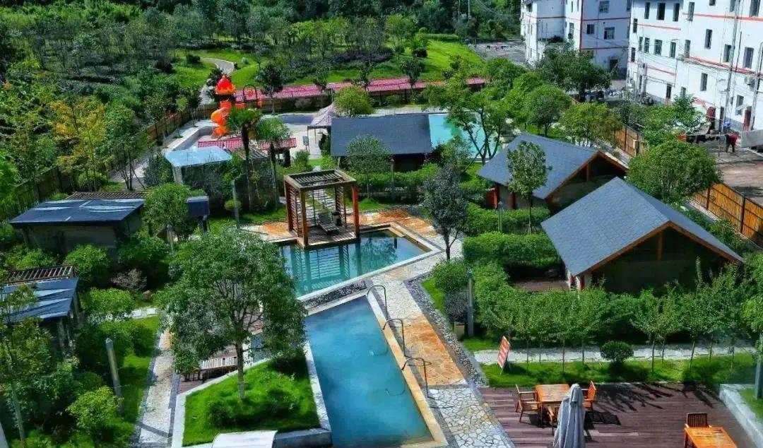 灵秀温泉有室内泡吗_灵秀温泉是天然温泉吗_灵秀温泉