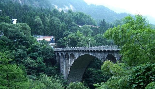黄山温泉还开放吗_黄山温泉_黄山温泉最建议去的三个地方