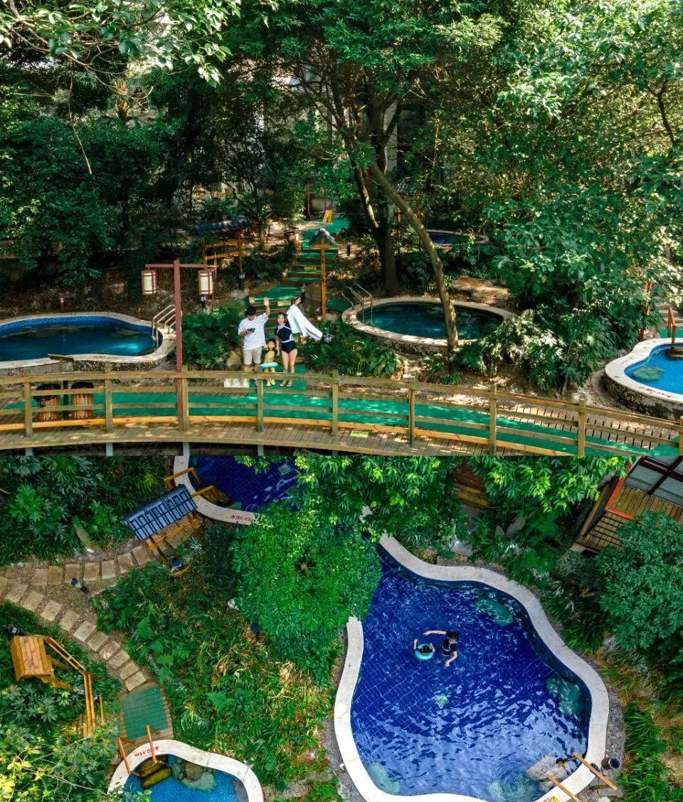峨眉山的温泉酒店_峨眉山温泉_峨眉山源头温泉