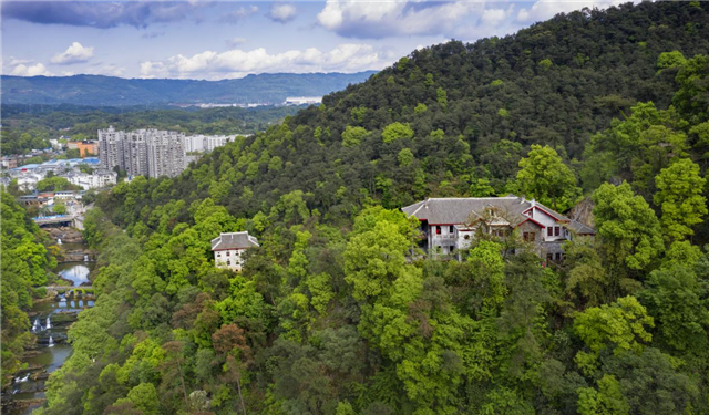 泡南温泉，登建文峰。巴南区文化旅游委供图 第1眼TV-华龙网发
